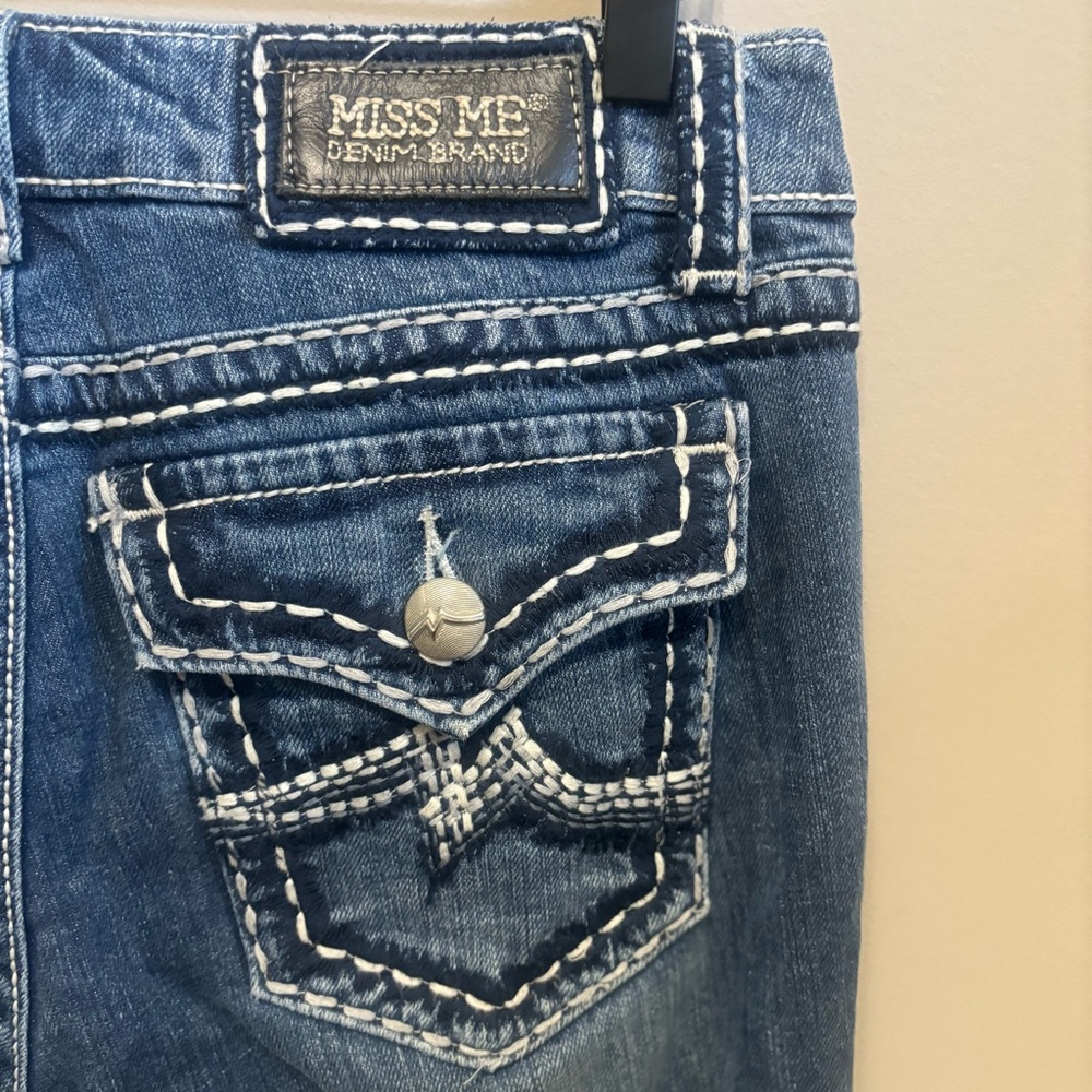 Miss Me Women's Irene Bootcut Distressed Denim Jeans, Low Rise, Size 30x33